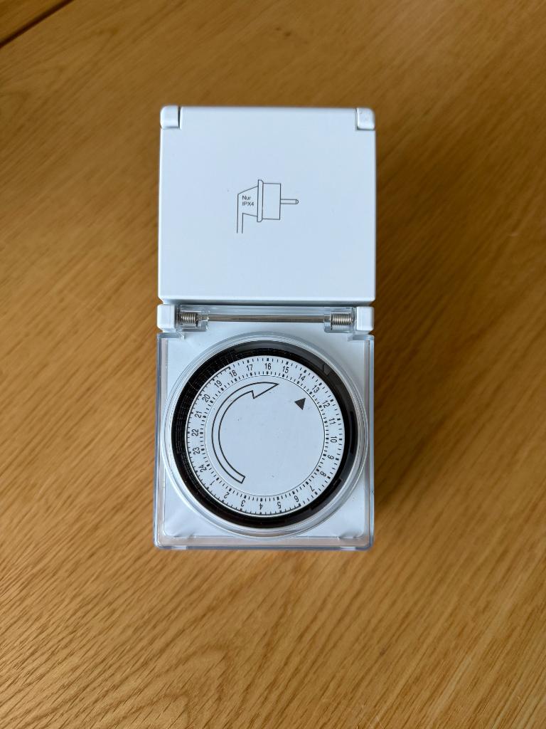 Nederlandse stekkerdoos outdoor timer, Doe-het-zelf en Bouw, Elektriciteit en Kabels, Ophalen of Verzenden, Nieuw, Stopcontact