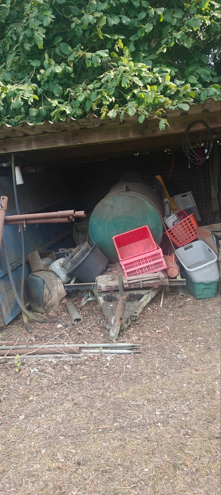 Mazoutketel en aanhangwagen zelf af te halen