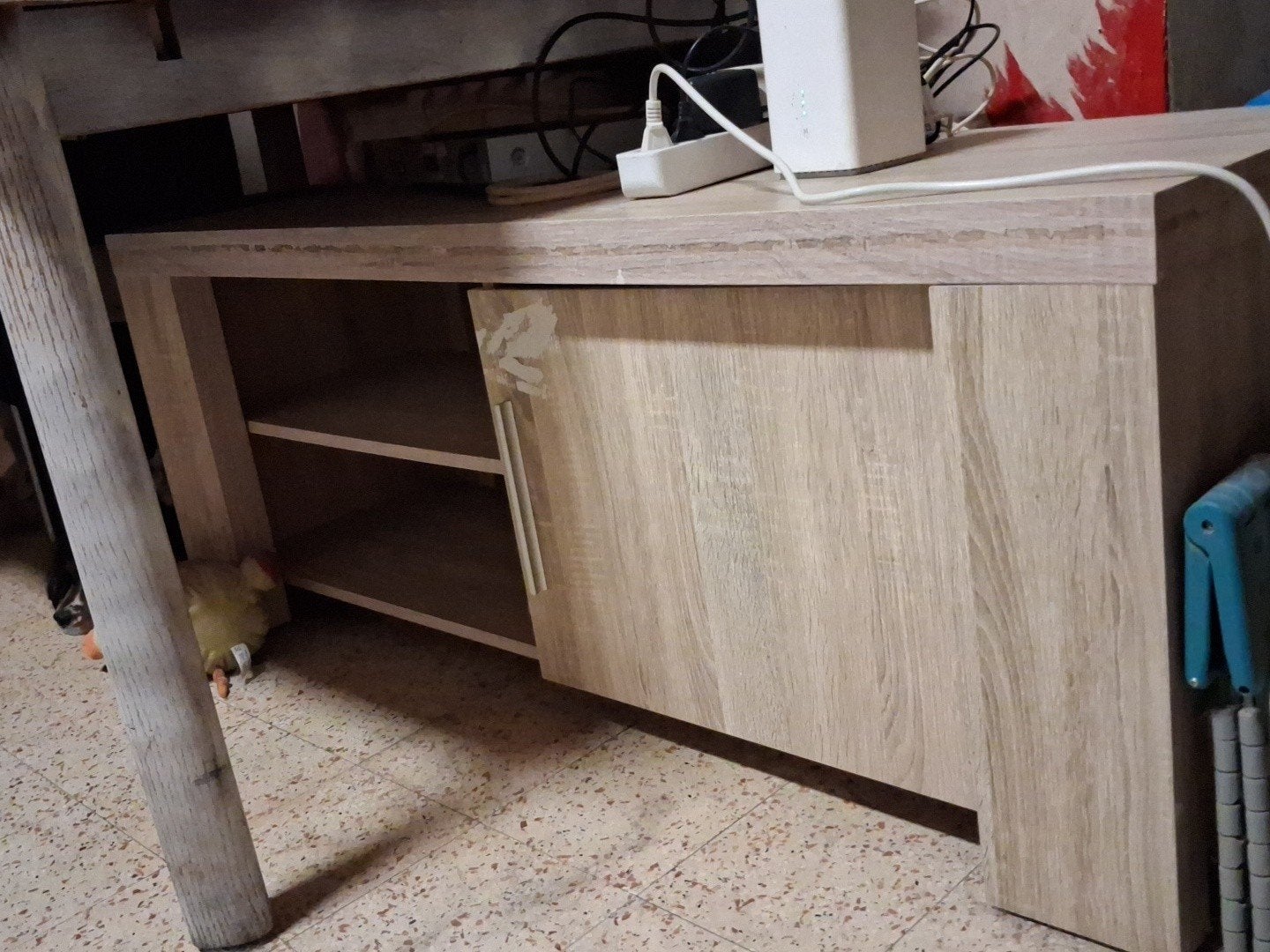 tv kast gratis, Huis en Inrichting, Kasten | Dressoirs, Ophalen, Gebruikt, Overige houtsoorten, Met deur(en)