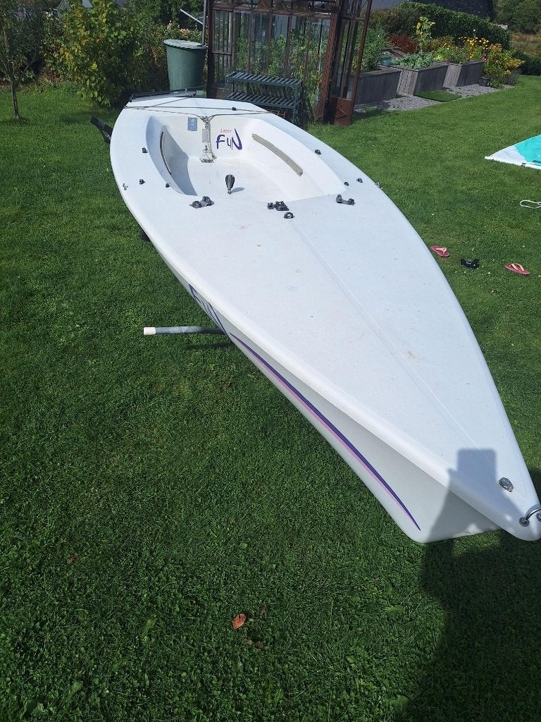 Dériveur Laser Fun (pour 2 pers.), Sports nautiques & Bateaux, Voiliers ouverts, Comme neuf, Laser, Laser, Foc, Enlèvement