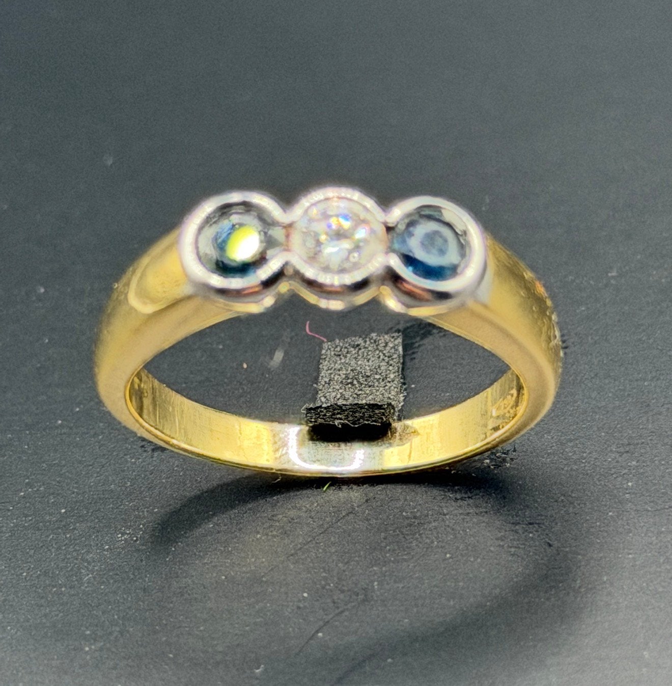 18K gouden ring met natuurlijke diomant en saffier- 18,3mm, Enlèvement ou Envoi, 18 à 19, Femme ou Homme, Or