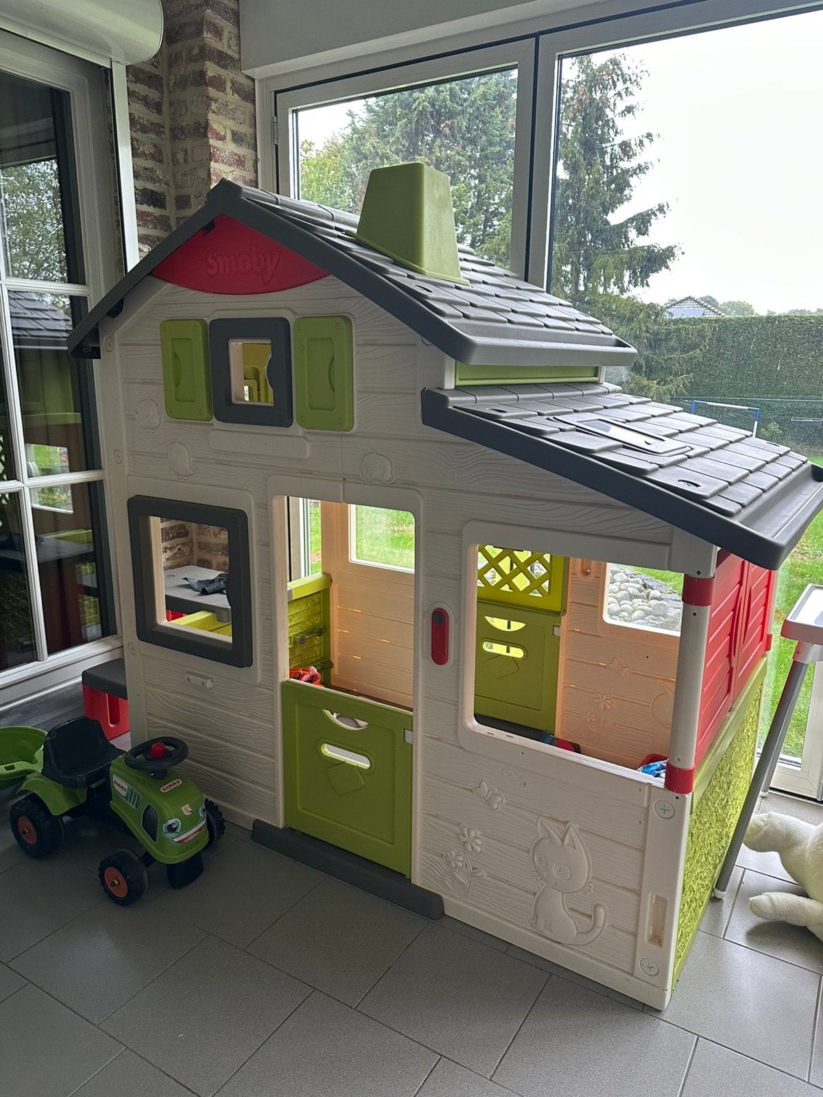 Smoby speelhuis met picknicktafel, Ophalen, Zo goed als nieuw, Kunststof