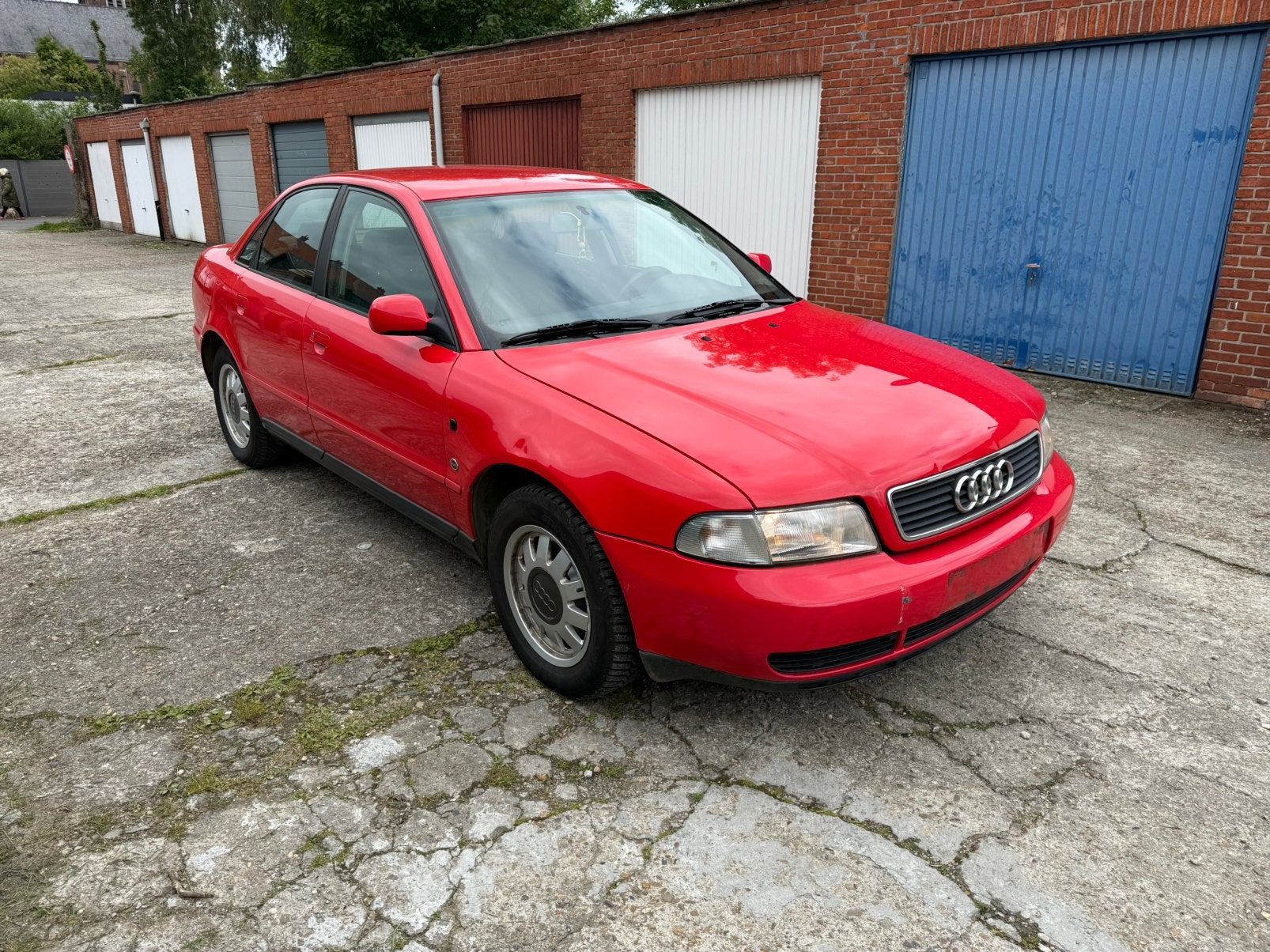 Audi A4 1.9tdi S line oldtimer, Auto's, Audi, Stof, Zwart, Overige kleuren, A4