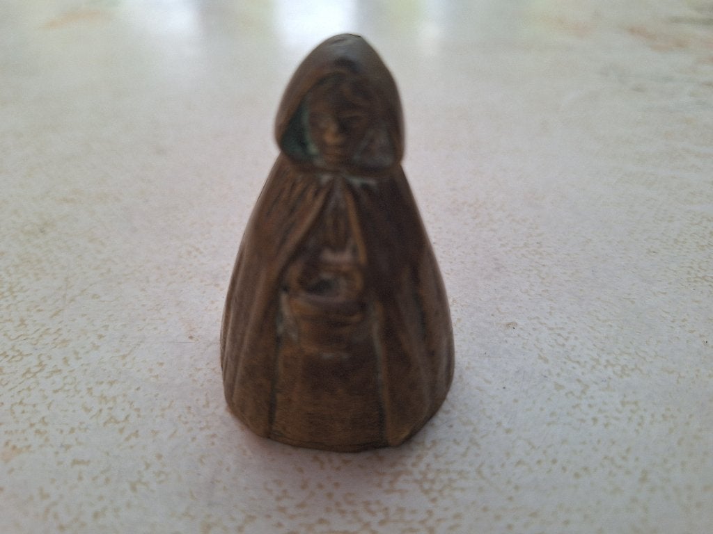 Bronzen bel - vrouw met cape, Ophalen, Brons