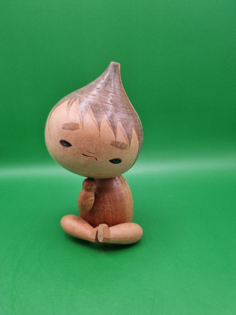 Ui kokeshi vintage de (probablement) Takamizawa Kazuo, Antiquités & Art, Enlèvement ou Envoi, Japon, Bois, 14 cm