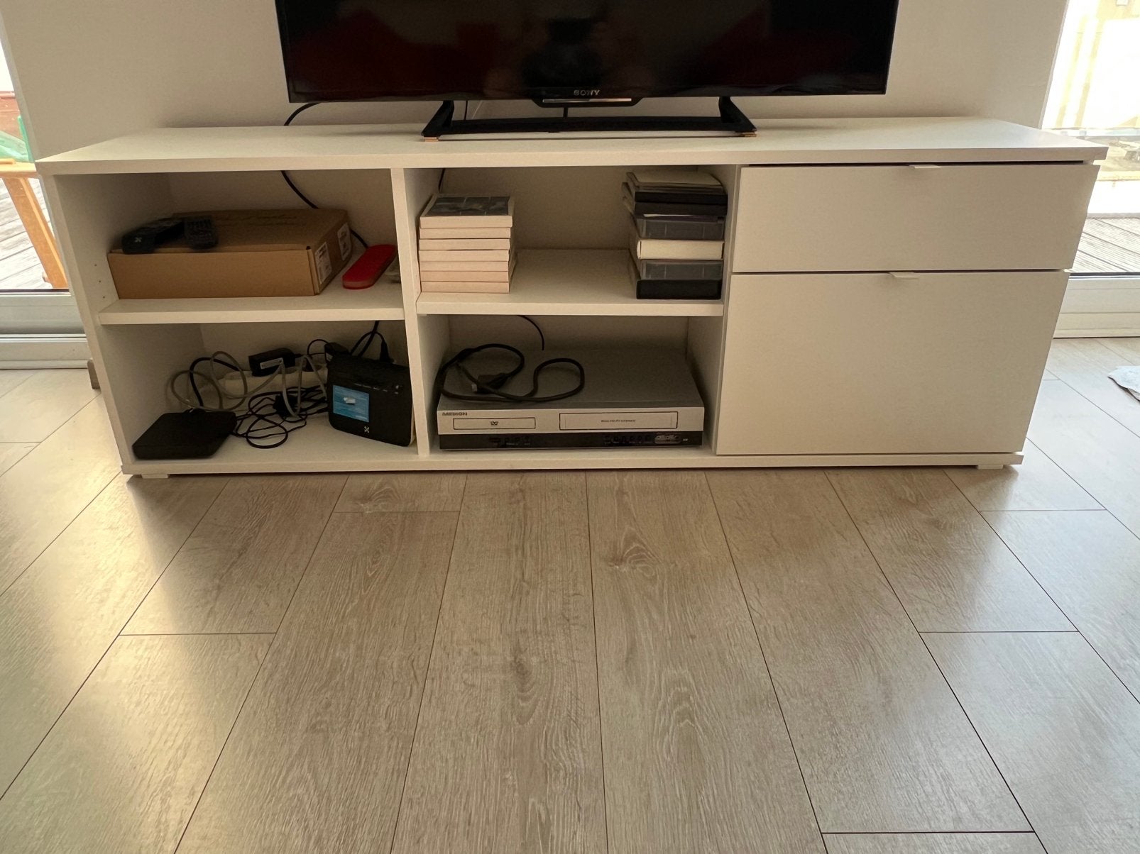 Meuble télé VIHALS Ikea, Maison & Meubles, 25 à 50 cm, Moins de 100 cm, Comme neuf, 100 à 150 cm