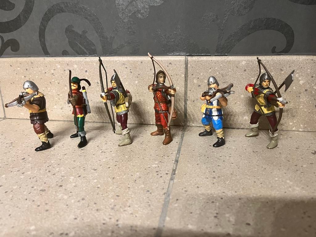 32 figurines Papo + catapulte, Ophalen, Zo goed als nieuw
