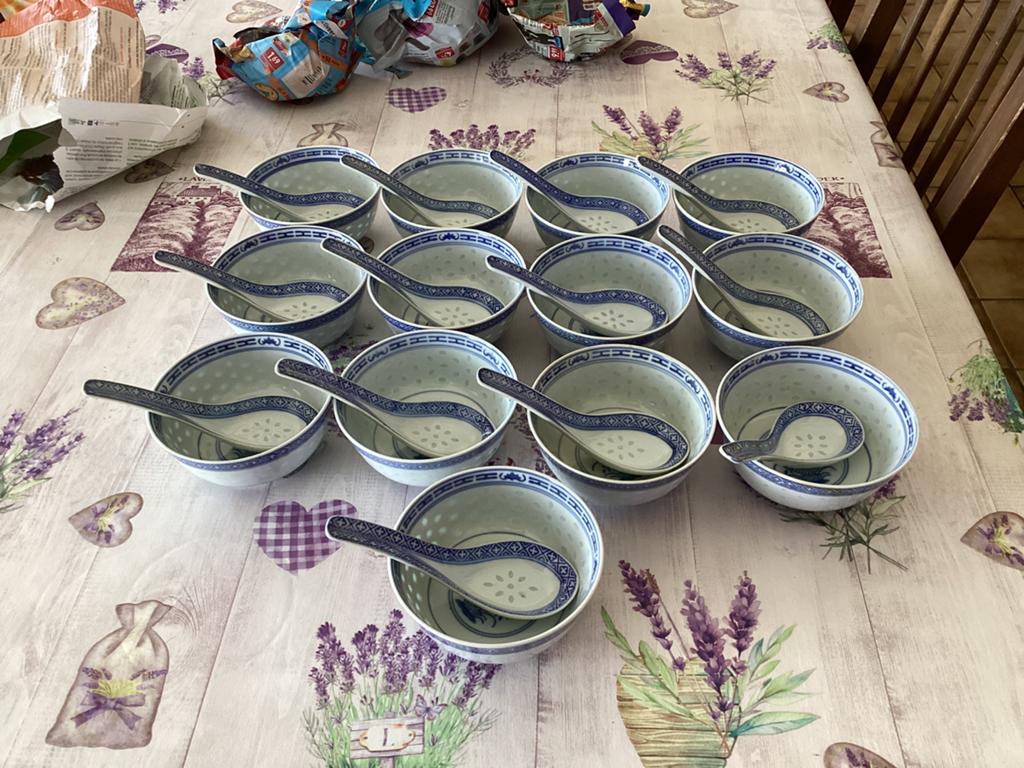 Le lot de 13 bols chinois, Enlèvement, Comme neuf