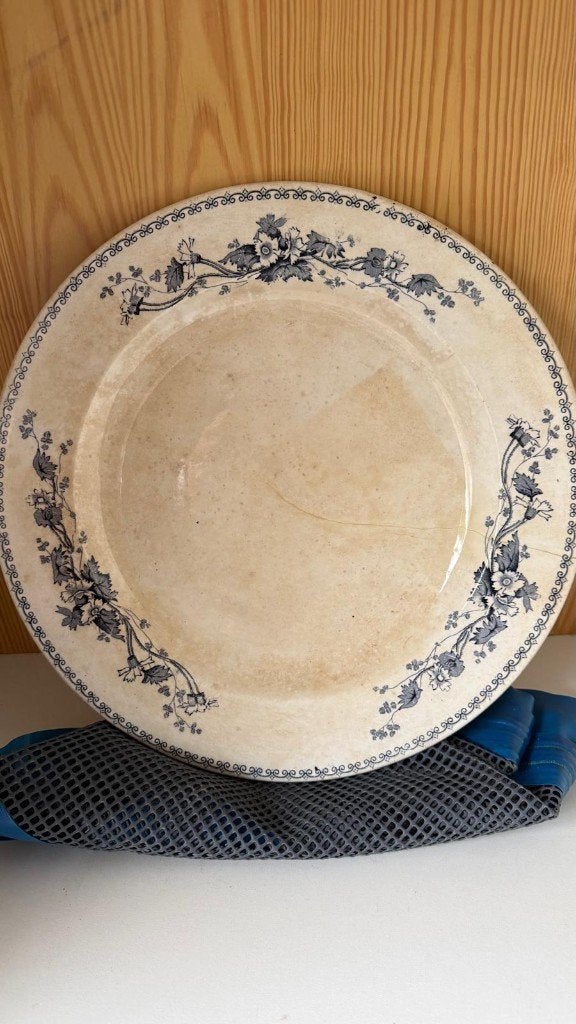 Assiette ancienne « BERTHA » — bleu et blanc | 1880-1900, Antiquités & Art, Antiquités | Assiettes décoratives & Carrelages, Enlèvement ou Envoi