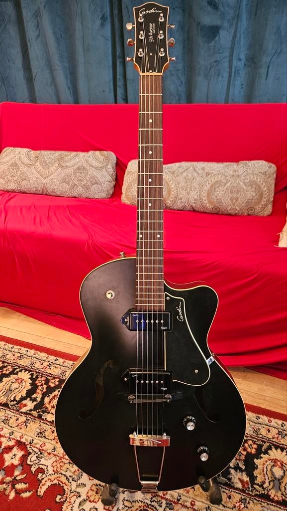 Guitare Godin 5th Avenue CW Kingpin II Black, Musique & Instruments, Enlèvement
