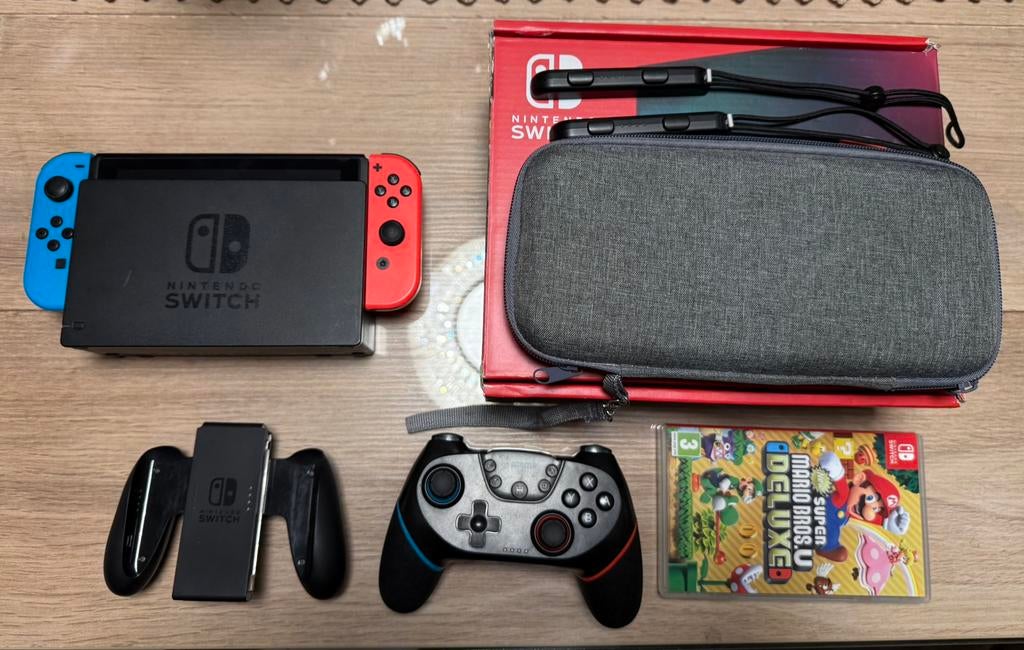 Nintendo Switch avec 2 jeux , housse , manette , chargeur, Consoles de jeu & Jeux vidéo, Consoles de jeu | Nintendo Switch, Enlèvement