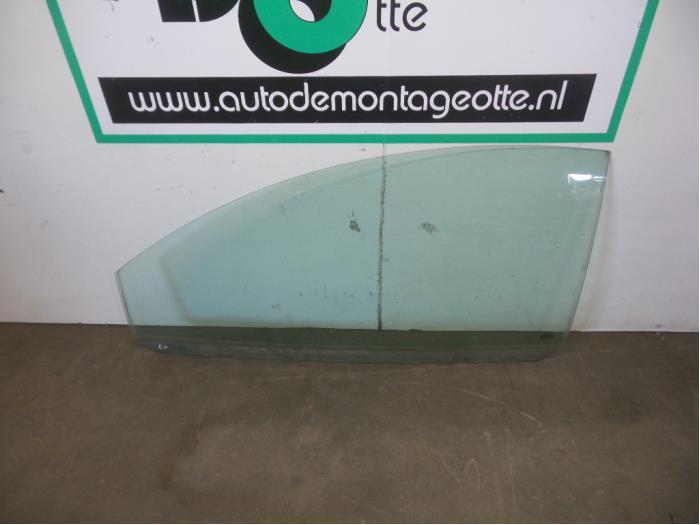 Vitre portière 2portes gauche d'un Volkswagen Beetle (Beetl, Volkswagen, -, Utilisé, -