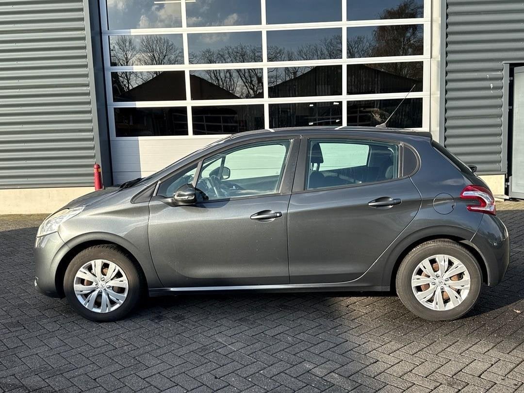 Peugeot 208 1.2 VTi Envy, navigatie, cruise control, Achat, Entreprise, 82 ch, 5 portes