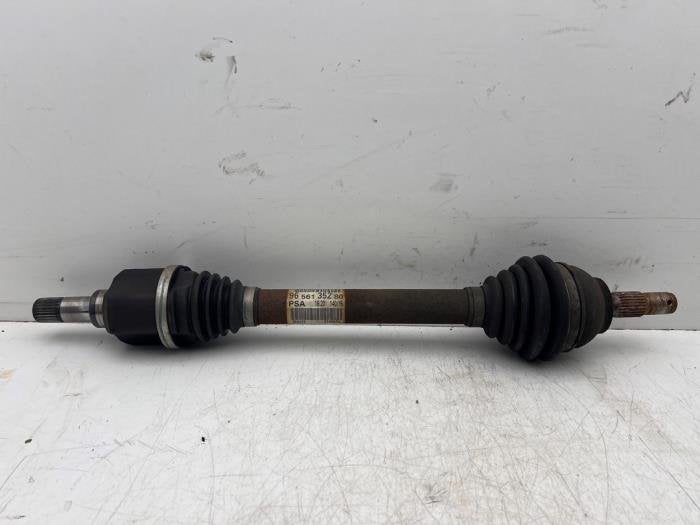 Arbre de transmission avant gauche d'un Peugeot 208, -, 3 mois de garantie, Utilisé, -