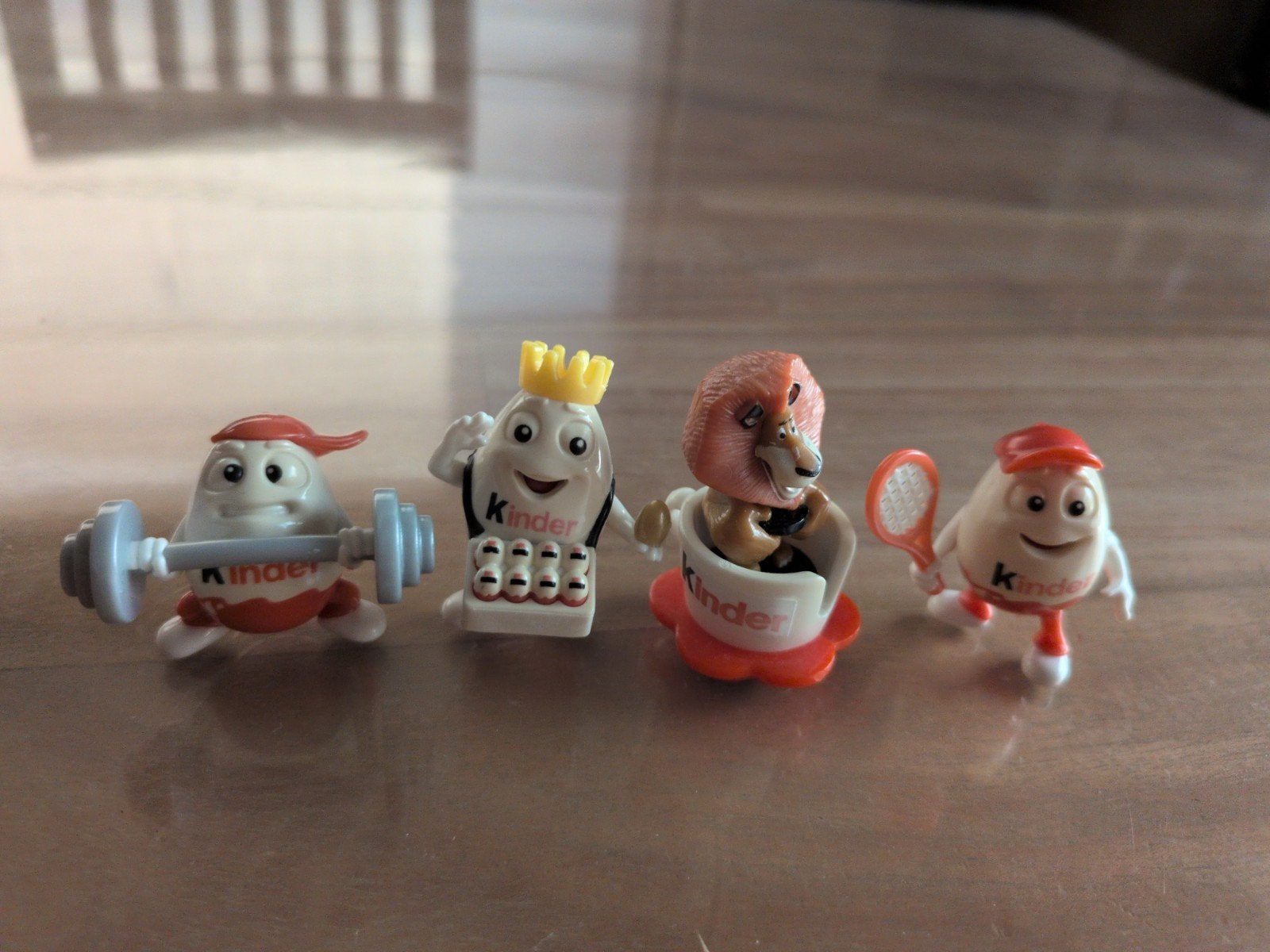 Kinder surprise Vintage 4 figuurtjes, Ophalen