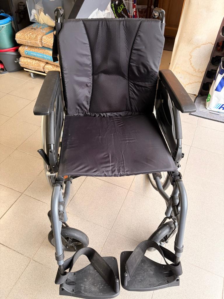 Fauteuil roulant quasi neuf INVACARE ACTION 3 NG+coussin, Enlèvement, Comme neuf