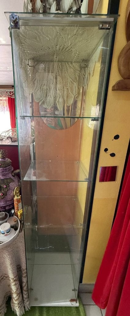 Vitrine en verre tres bonne état, Enlèvement, Utilisé