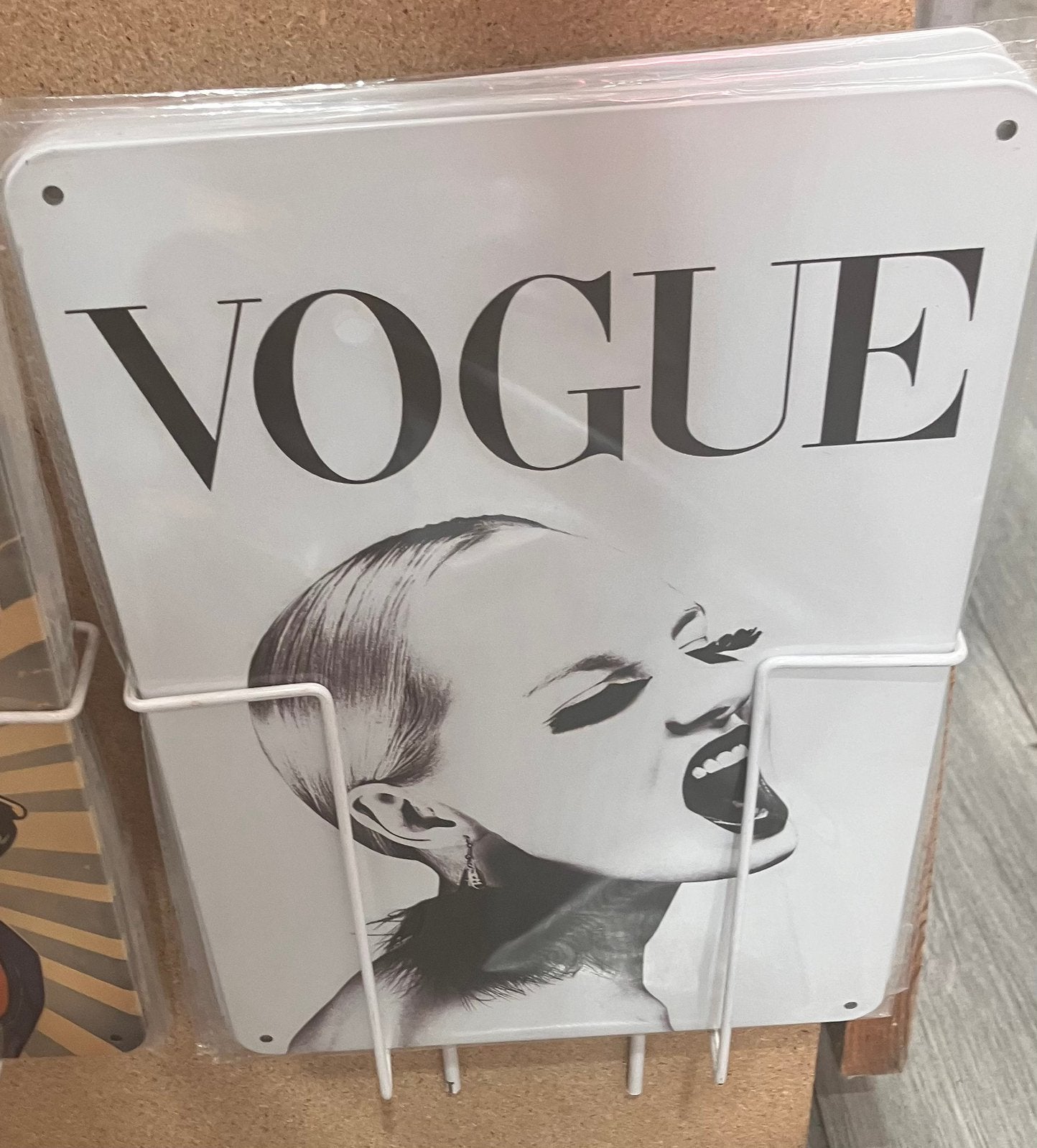 Vogue metalen bord, Collections, Musique, Artistes & Célébrités, Enlèvement ou Envoi, Neuf
