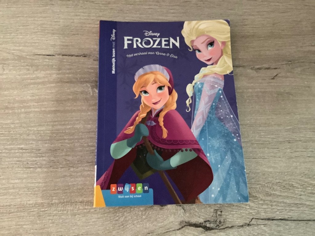 Disney Frozen boek: Het verhaal van Anna & Elsa, Boeken, Jongen of Meisje, Ophalen of Verzenden, Zo goed als nieuw, Voorleesboek