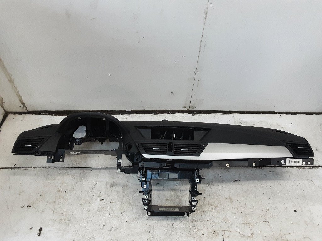 TABLEAU DE BORD BMW X1 (E84) (01-2009/06-2015) (56085715), Mevr. I. Hauben, Utilisé, BMW, Rue de l'Espoir 34 34
4030  GRIVEGNÉE, BE