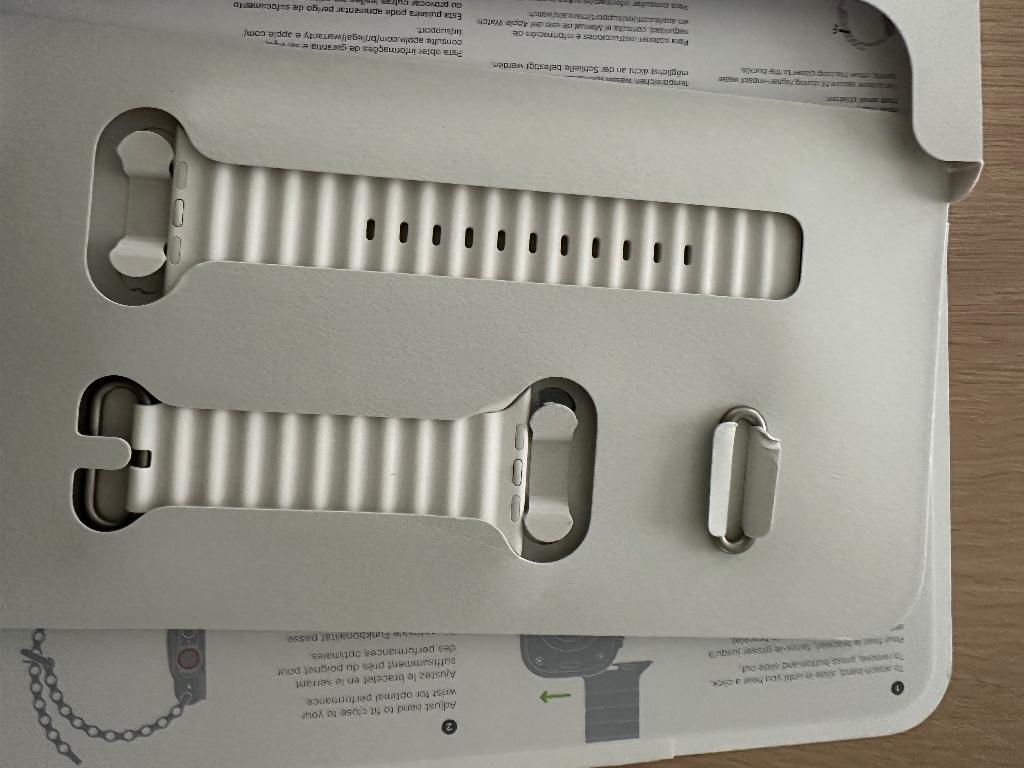 NIEUWE APPLE WATCH BANDJE OCEAN BAND TITANIUM MOET NU WEG, Neuf, Enlèvement ou Envoi, IOS, Apple