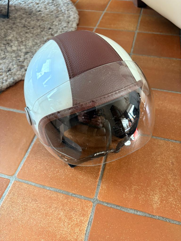 Piaggo helm, Motoren, Ophalen, Jethelm