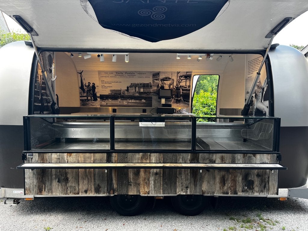 Voiture de vente en forme d'airstream, Enlèvement