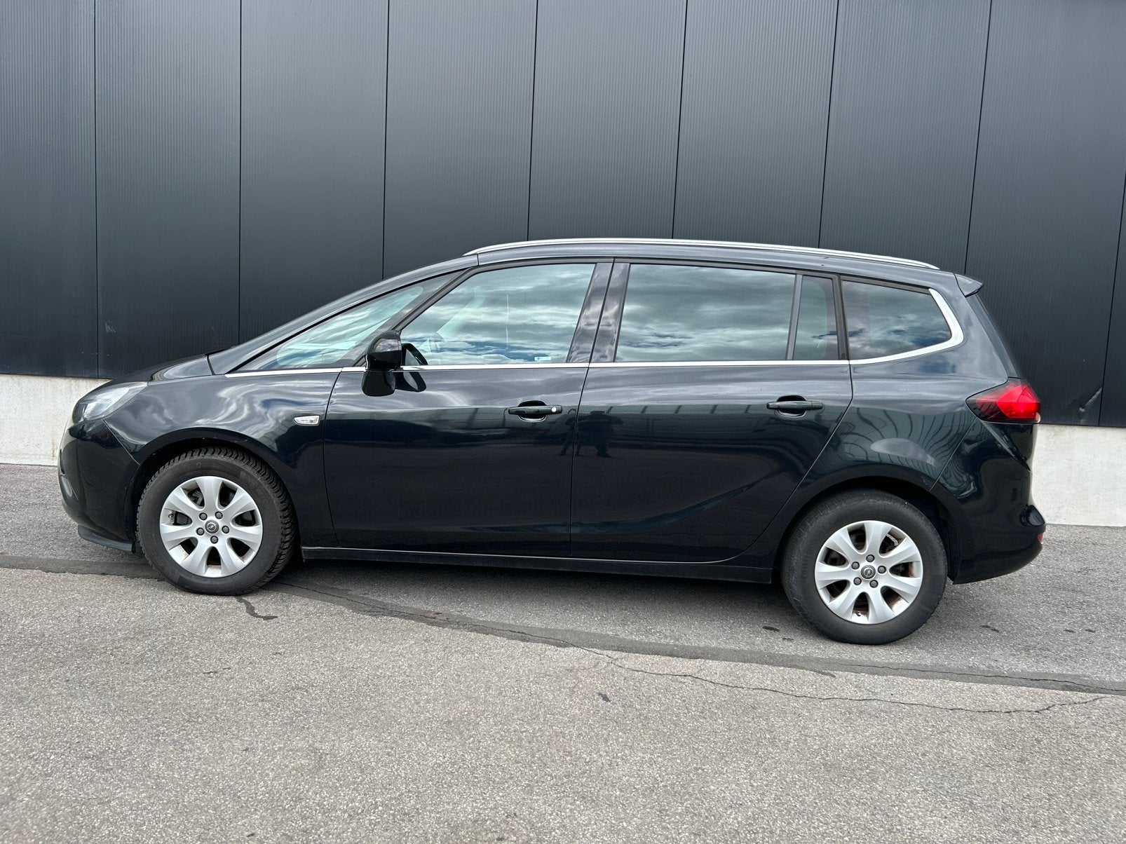 Opel Zafira 1.4i met 95000km in goede staat, Autos, Achat, Euro 6, Entreprise, https://public.car-pass.be/vhr/6cb56f42-bb98-423a-ac95-023b41a42d17