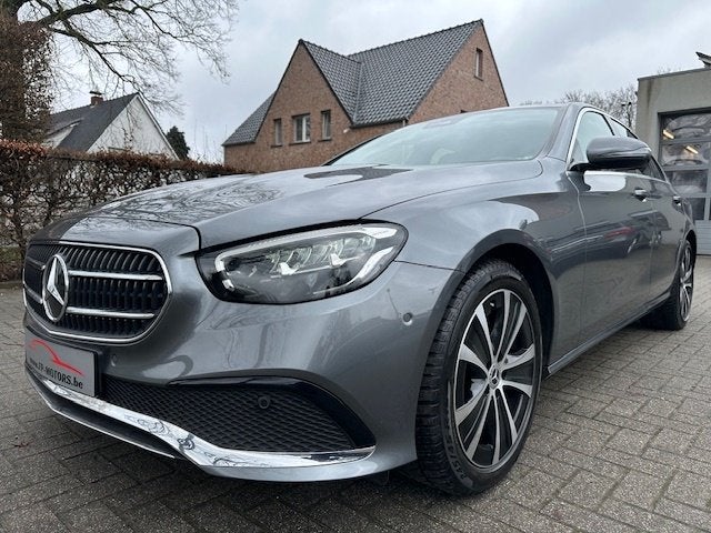 Mercedes E 200d van 2023 met slechts 25000km in nieuwstaat, Autos, Mercedes-Benz, Argent ou Gris, Achat, Entretenue par le concessionnaire