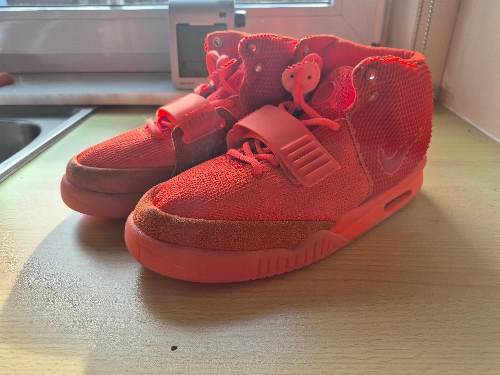 Nike Air Yeezy 2 Red October maat 42, Overige kleuren, Nike, Ophalen of Verzenden, Zo goed als nieuw