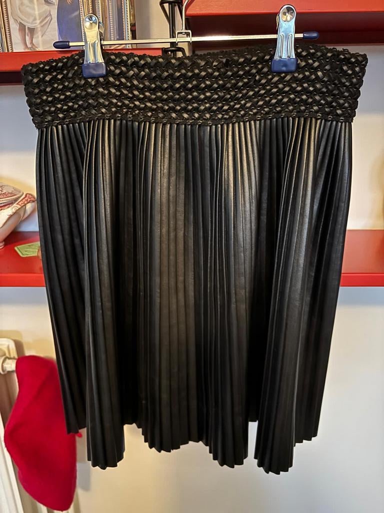 Astrid Black label zwart plooirokje maat M, Kleding | Dames, Astrid Black Label, Ophalen of Verzenden, Maat 38/40 (M), Zwart