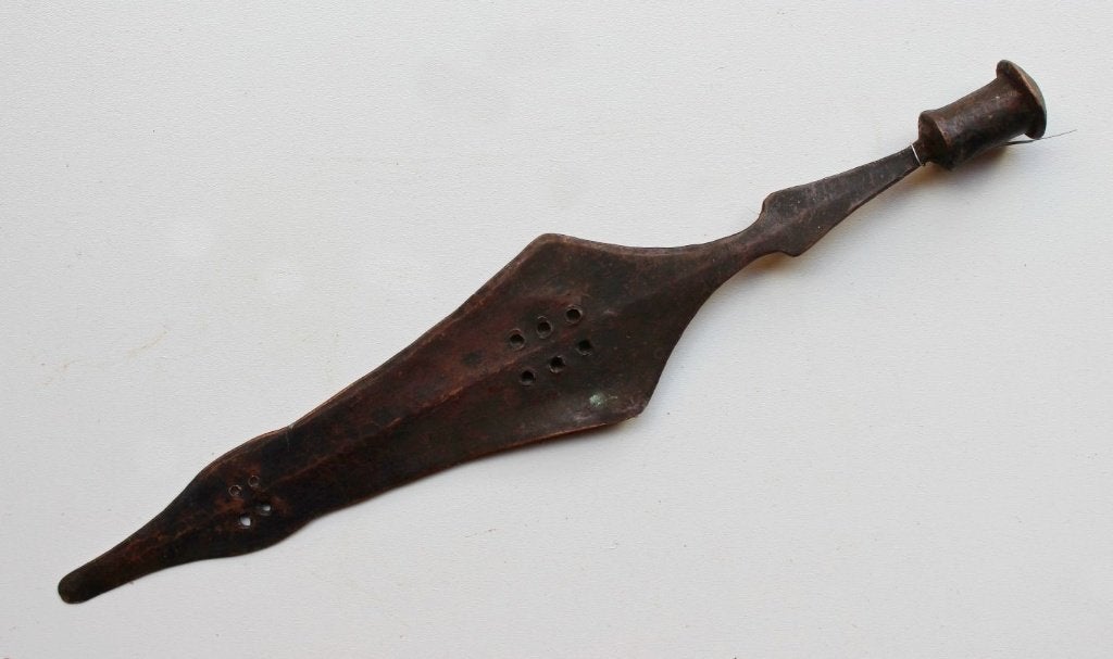 OUD mes MBOLE uit CONGO, Rood, Ophalen of Verzenden, Wapen, Overige materialen