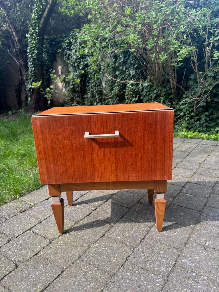 Vintage Nachtkastje, Ophalen, Zo goed als nieuw, 45 tot 65 cm, Minder dan 55 cm