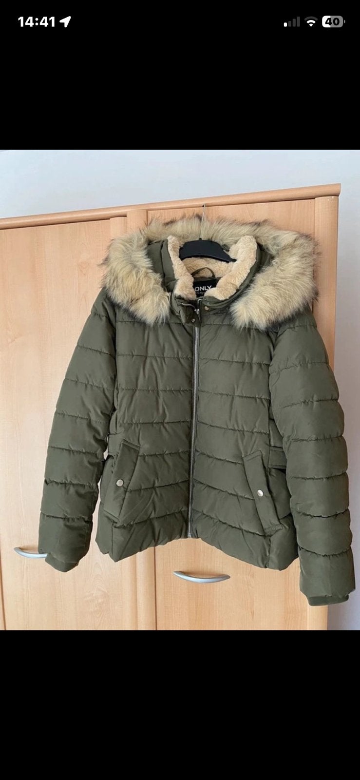 Doudoune Only vert kaki avec fausse fourrure Taille XL, Enlèvement ou Envoi, Comme neuf, Taille 46/48 (XL) ou plus grande, Vert
