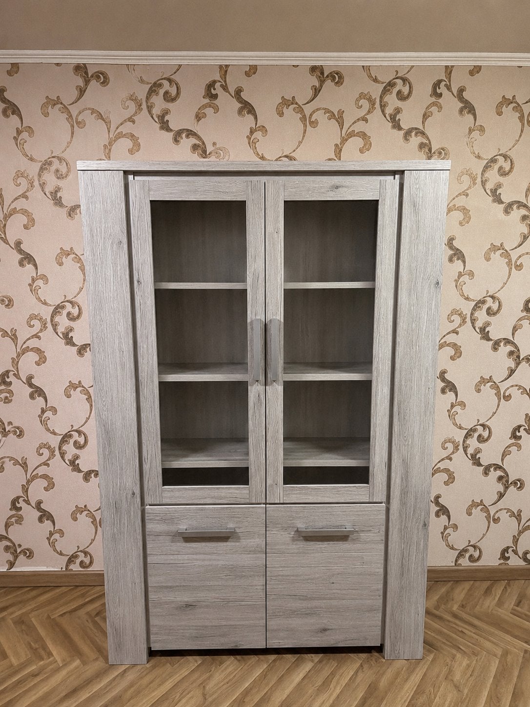 Vitrine grise, Maison & Meubles, Armoires | Vitrines, Comme neuf, Avec tablette(s), 50 à 75 cm, 150 à 200 cm