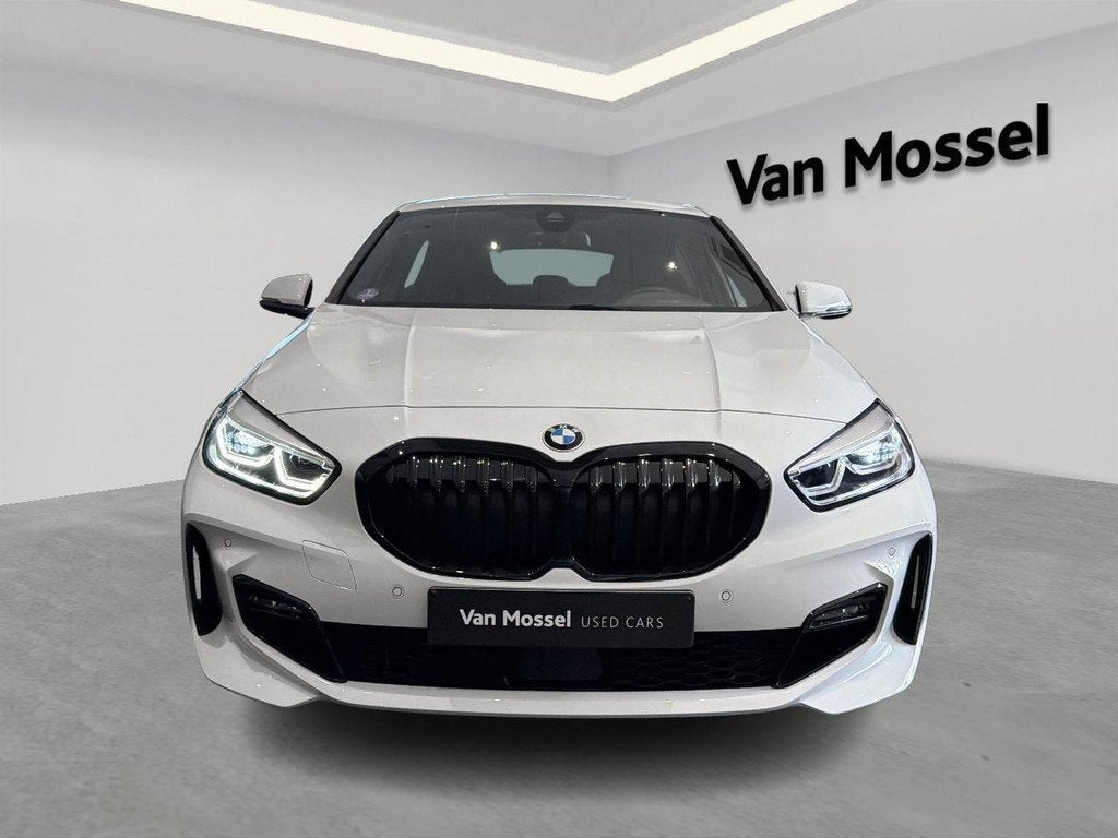 BMW 1-serie 118iA M-Pakket (100 kW), Auto's, BMW, Gebruikt, https://public.car-pass.be/vhr/fe4205f4-c227-4965-a398-928d6466a218