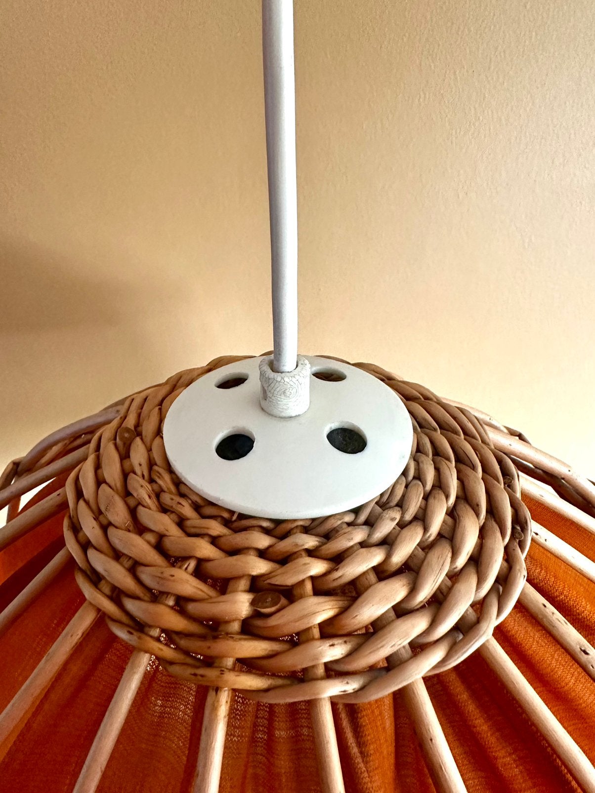 Suspension vintage en rotin et tissu orange – années 70, Bois, Enlèvement ou Envoi, Boheme, seventies, E27 (grand)