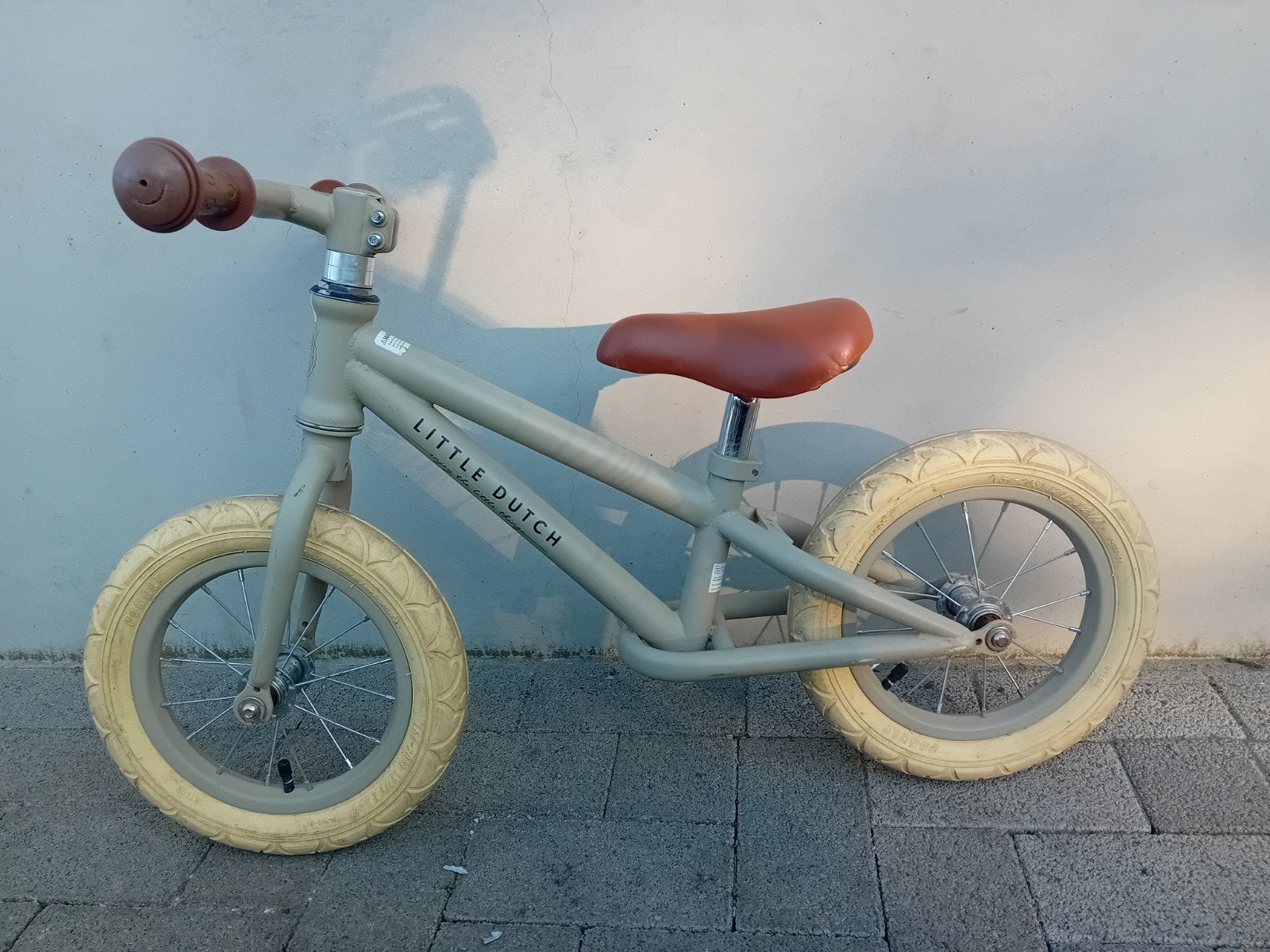 Little Dutch Loopfiets kinderfiets olive - mat
12inch 🚴, Ophalen, Zo goed als nieuw, Loopfiets