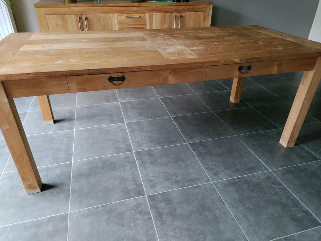 Tafel en stoelen, Enlèvement