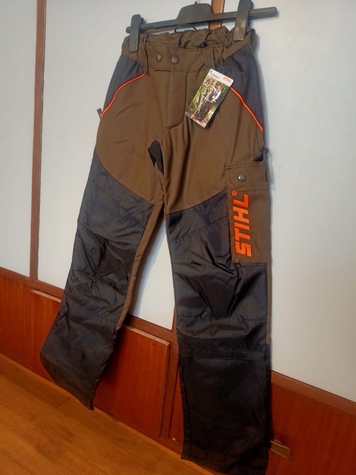 Protection Stihl FS3 NOUVEAU
Sawpants - pantalons de débrous, Enlèvement ou Envoi