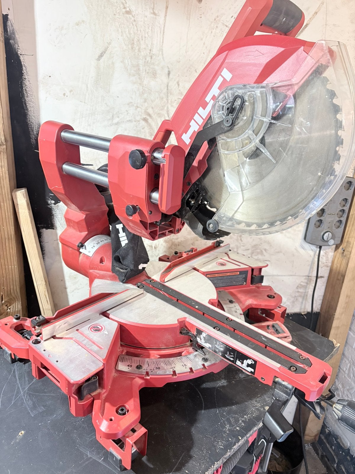 🔥 HILTI ACCU ZAAG – PROFESSIONELE KWALITEIT, Ophalen, 70 mm of meer, Zo goed als nieuw, Afkortzaag