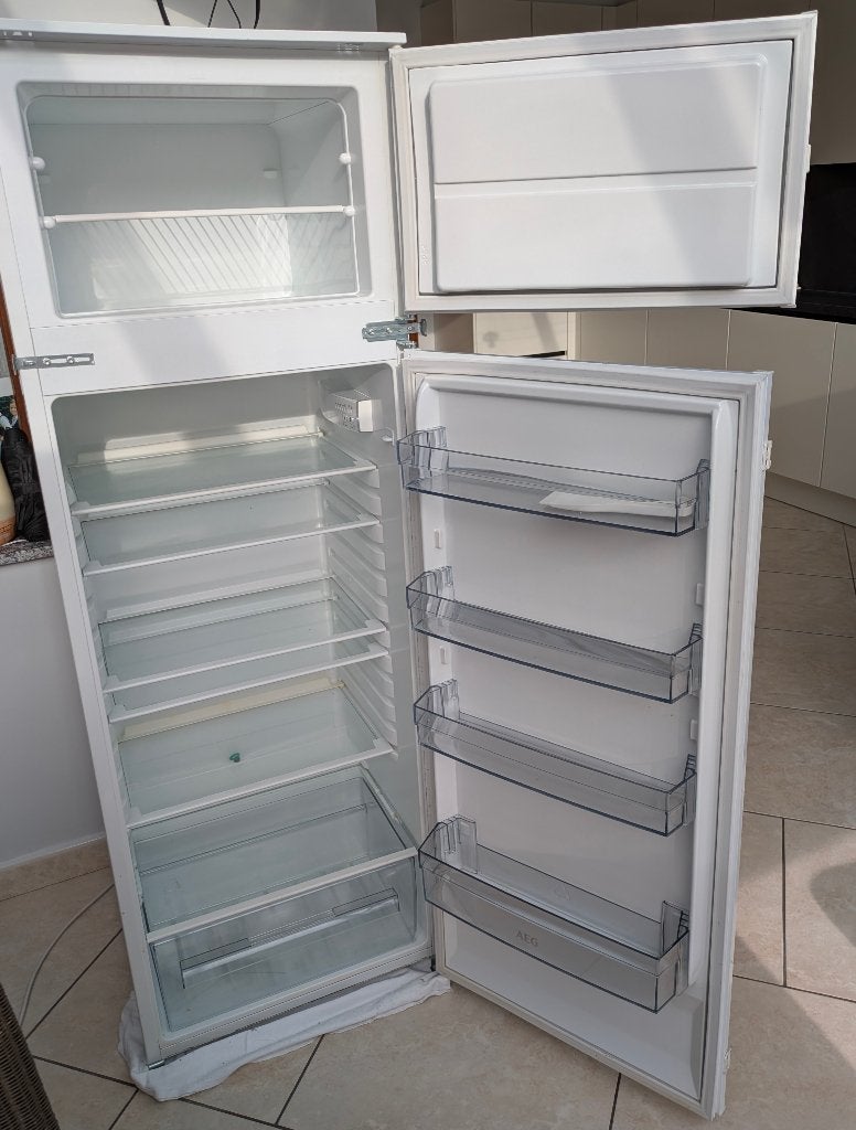 Combi Frigo/Congélateur AEG SDB416E1AS, Utilisé, 200 litres ou plus, 45 à 60 cm, Avec congélateur séparé