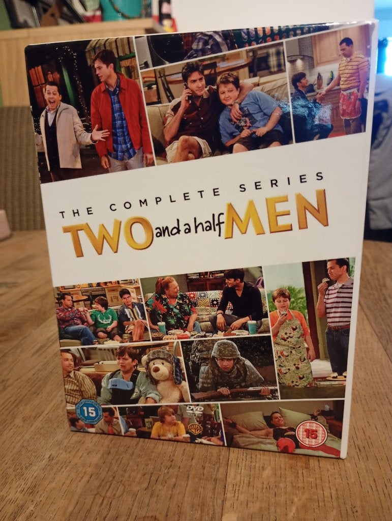 Série complète « Deux hommes et demi » 12 szn, CD & DVD, DVD | Comédie, Enlèvement ou Envoi, Anglais, Anglais, Autres genres