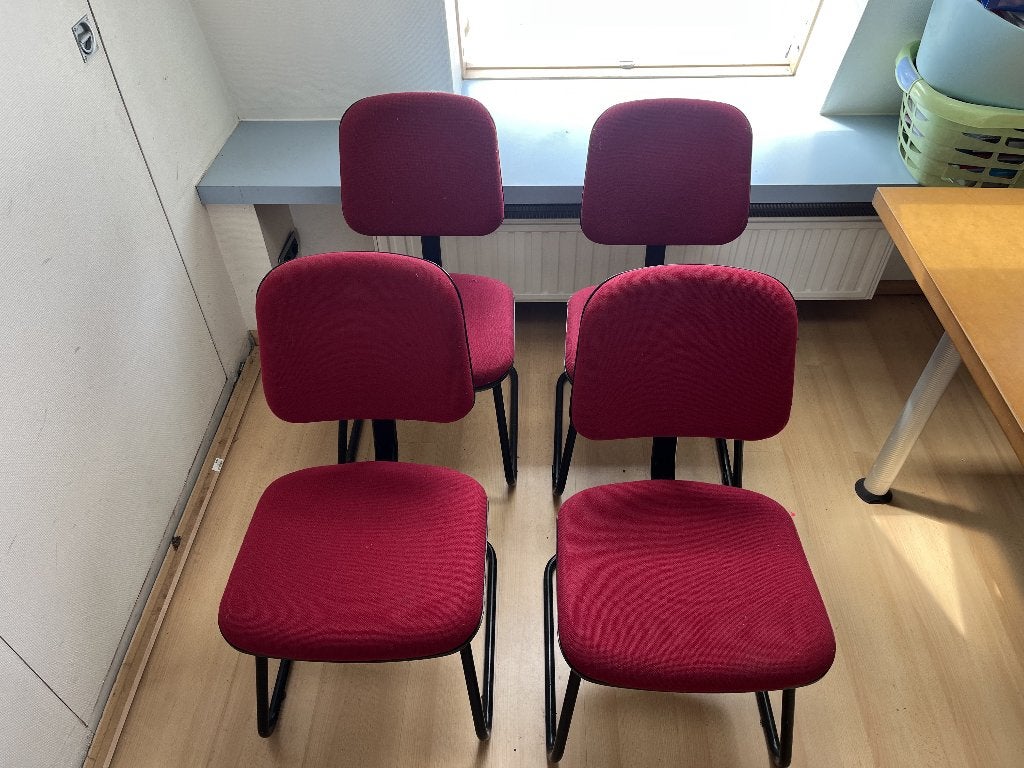Set van 4 Giroflex vergaderstoelen (2 9044 & 2x 9054) rood, Maison & Meubles, Chaises, Rouge, Bureaustoelen, Enlèvement, Utilisé