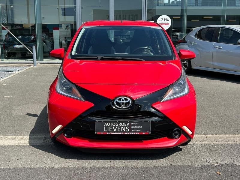 Toyota Aygo 1.0MT BUSINESS, Autos, Toyota, Rouge, Achat, 998 cm³, Euro 6