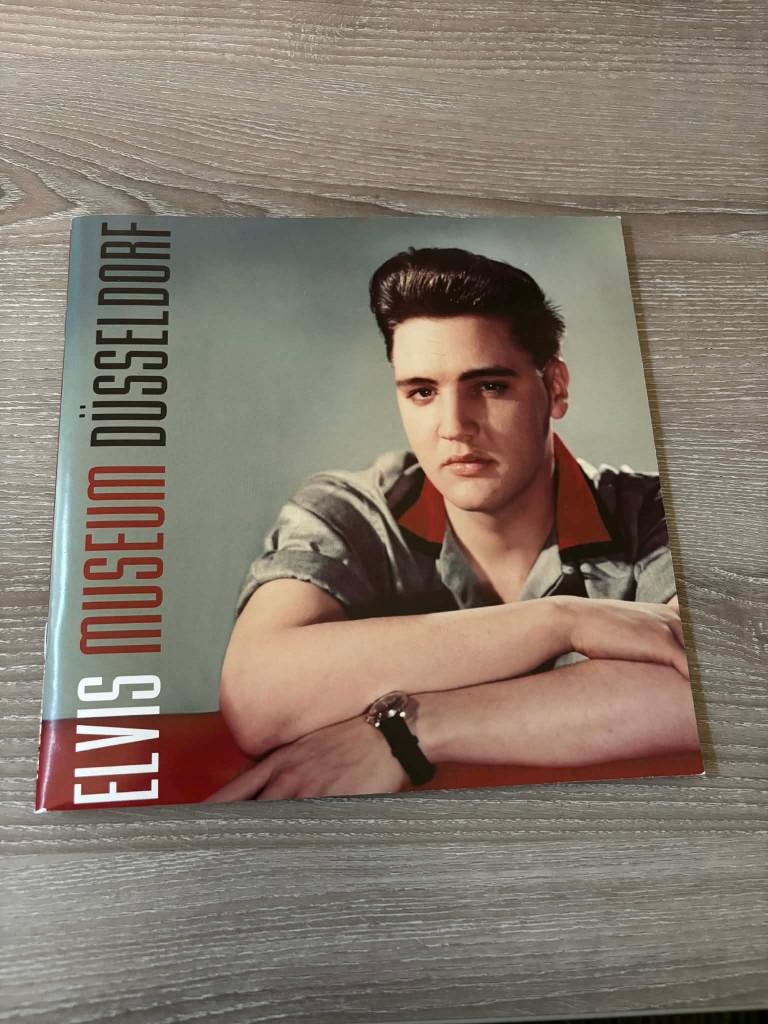 Elvis boekje, Elvis museum Dusseldorf. slechts 3 euro., Boeken, Muziek, Ophalen of Verzenden, Nieuw, Artiest