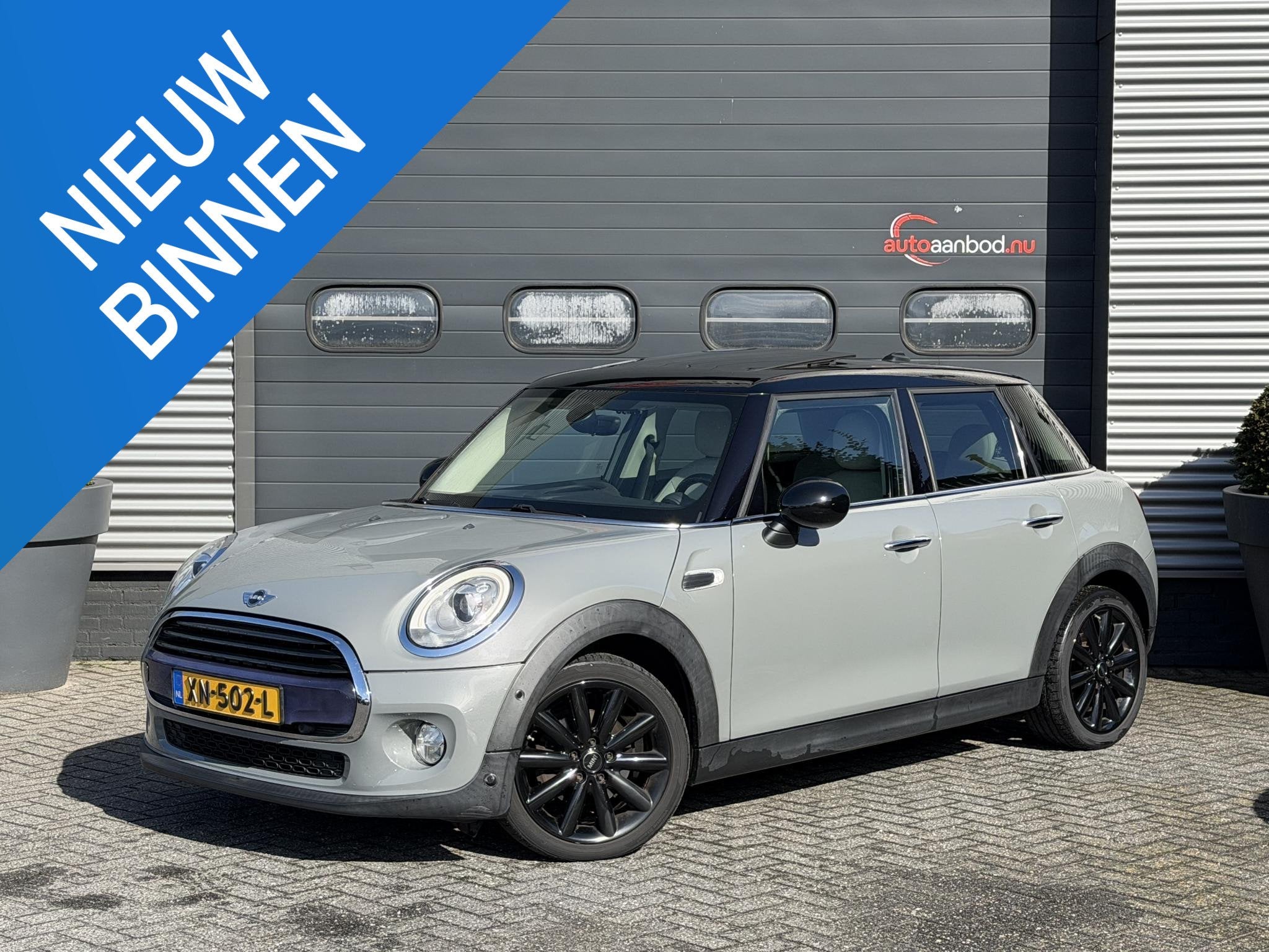 MINI 5-Deurs 1.5 Cooper Chili Serious Business | Panoramdak, Auto's, Gebruikt, Euro 6, 136 pk, Leder en Stof