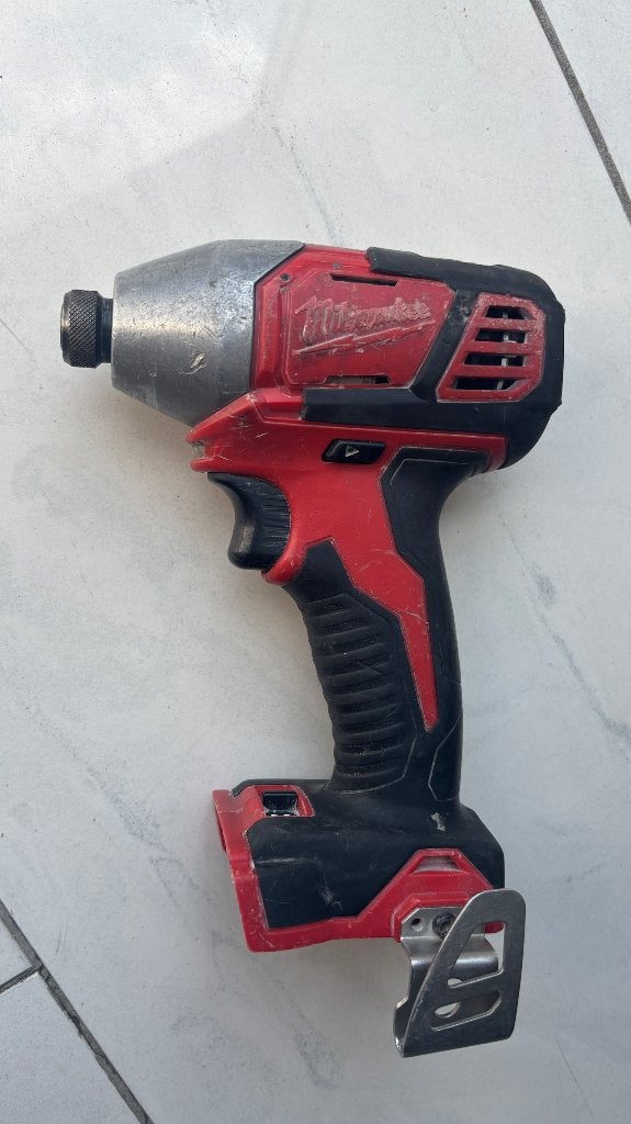 Visseuse à chocs Milwaukee M18, Bricolage & Construction, Enlèvement, Utilisé, Perceuse, Mécanisme de percussion