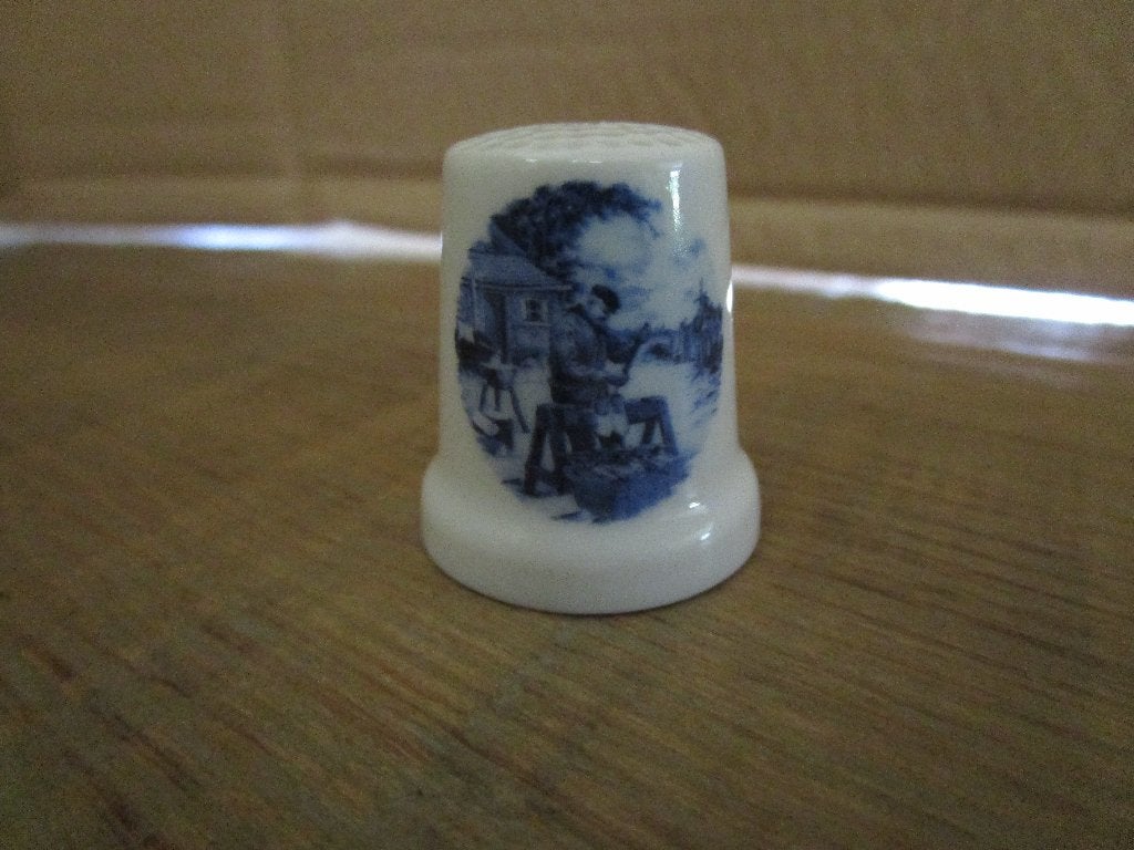 2 vingerhoedjes Delft blauw, Verzamelen, Vingerhoedjes, Nieuw, Porselein, Ophalen of Verzenden
