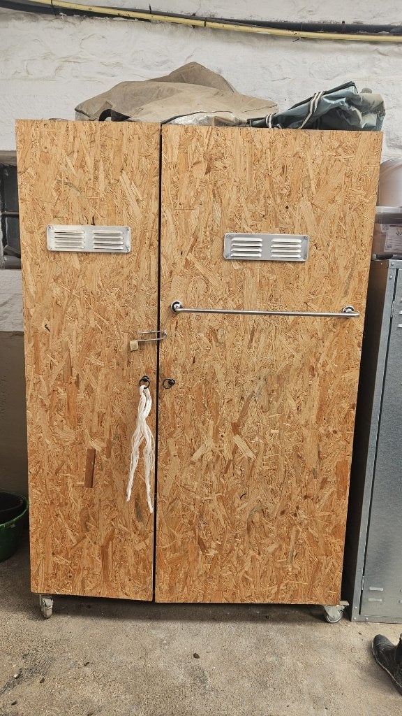 Armoire d ecurie, Enlèvement, Utilisé